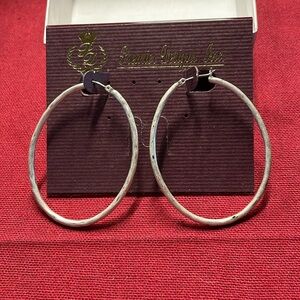 Vintage Premier Designs hammered silver hoop earrings.